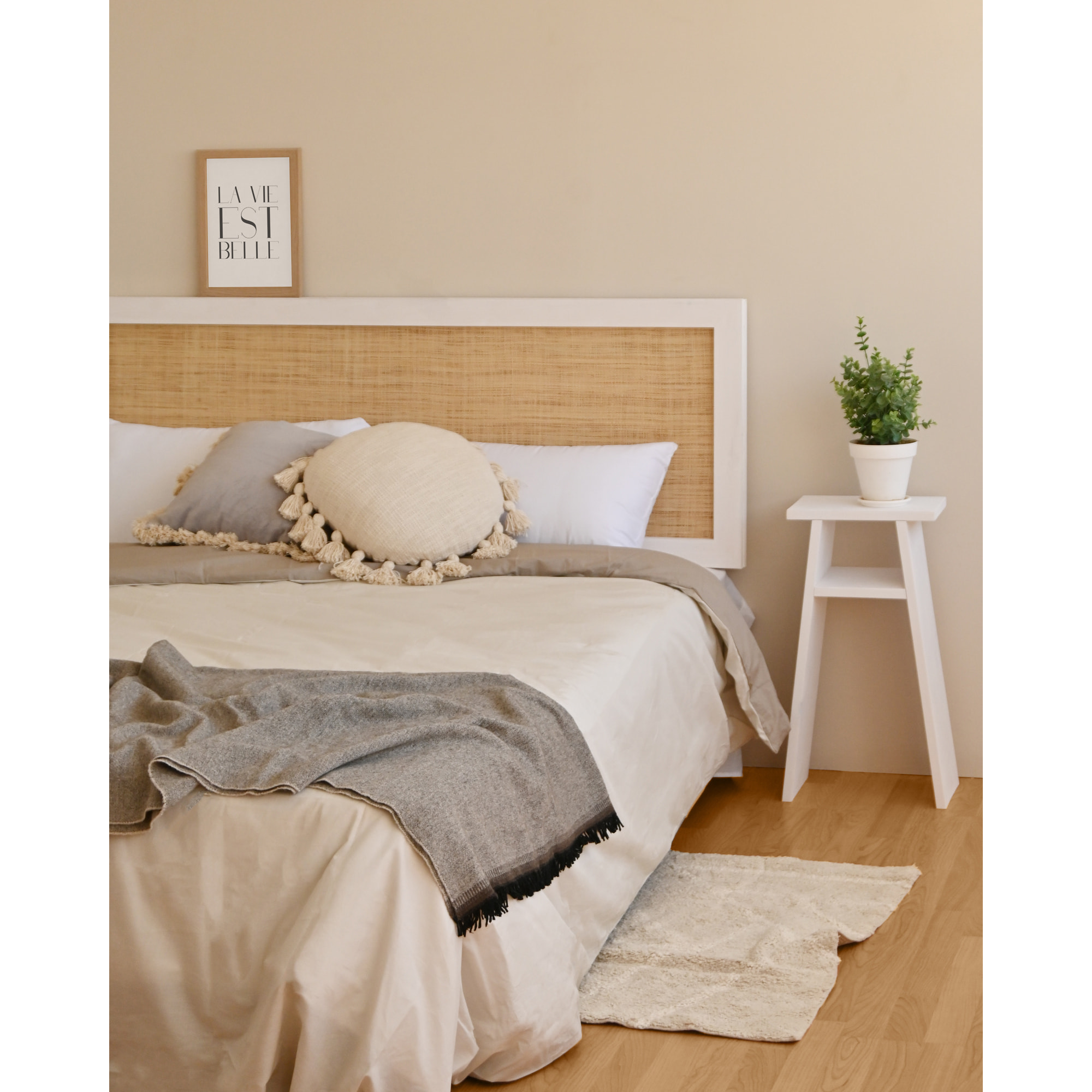 Table basse en bois massif blanc 60x20cm Hauteur: 60 Longueur: 30 Largeur: 20