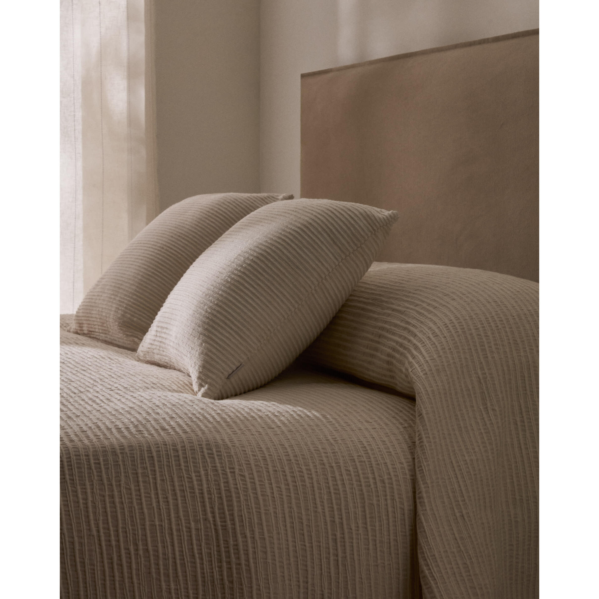 Colcha Bedar 100% algodón beige para cama de 90/135 cm