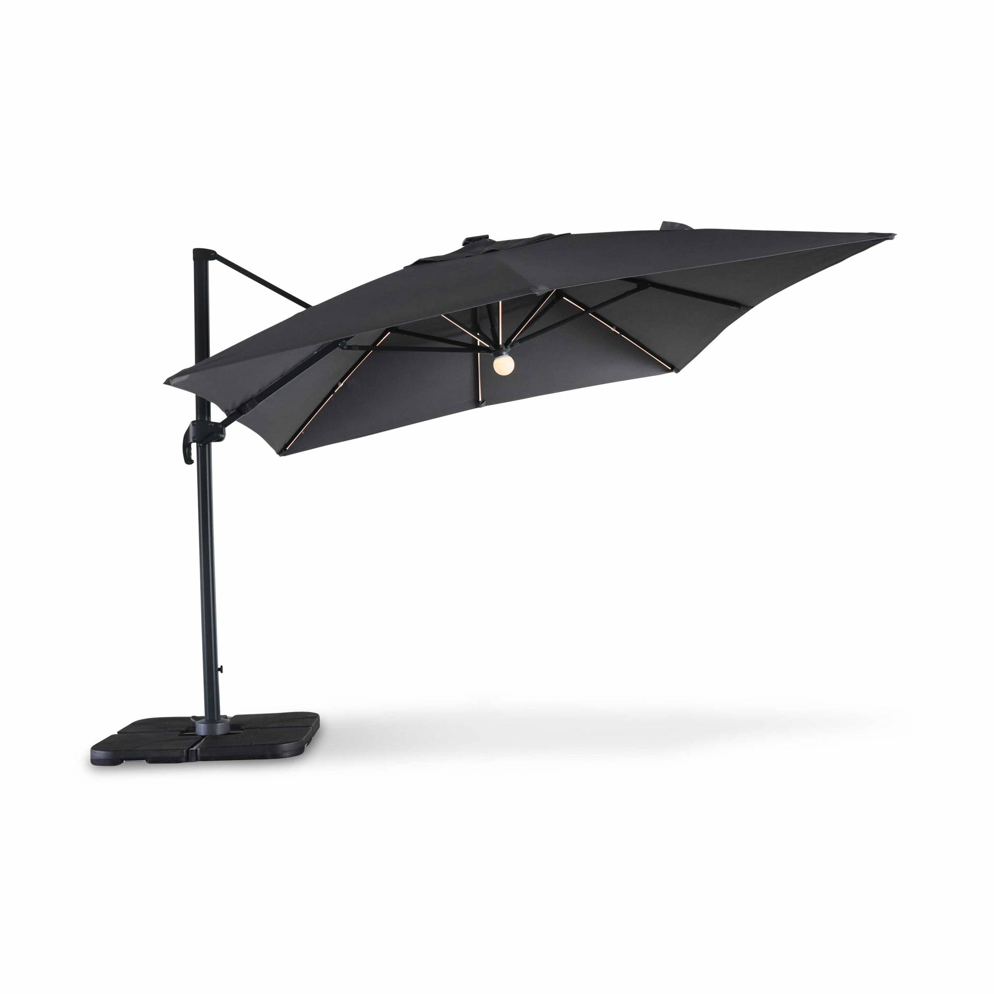 Parasol déporté solaire LED rectangulaire 3x4m haut de gamme - Luce Gris - Parasol excentré inclinable. rabattable et rotatif à 360°. chargeur solaire