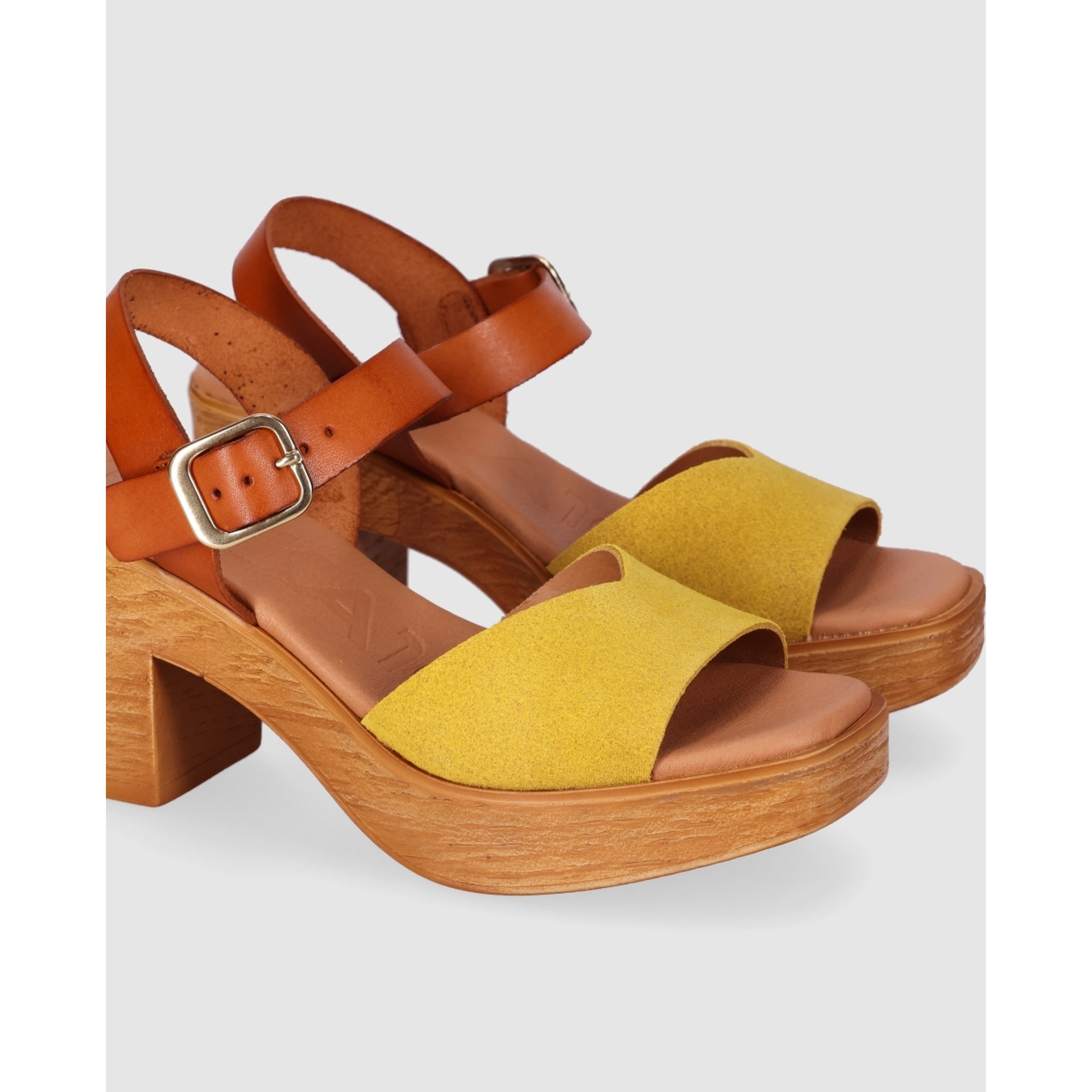 Sandalias de Serraje - Mostaza - Tacón: 6 cm