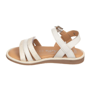 Sandalia  con velcro ajustable