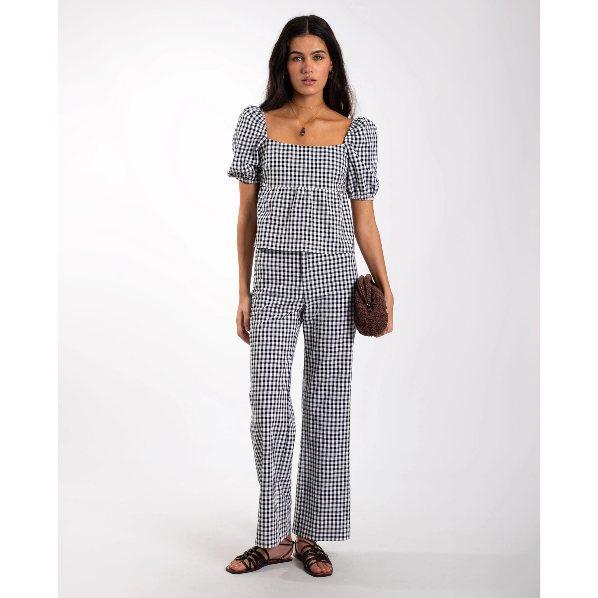 Pantalón de mujer acampanado con cuadros vichy