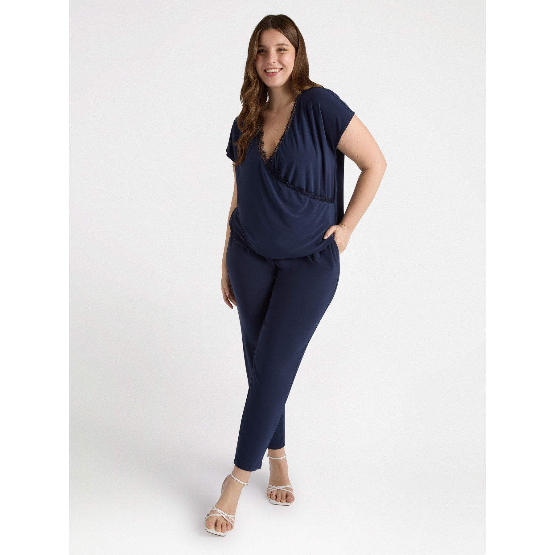 Fiorella Rubino - Camiseta cruzada y bordes de encaje - Azul