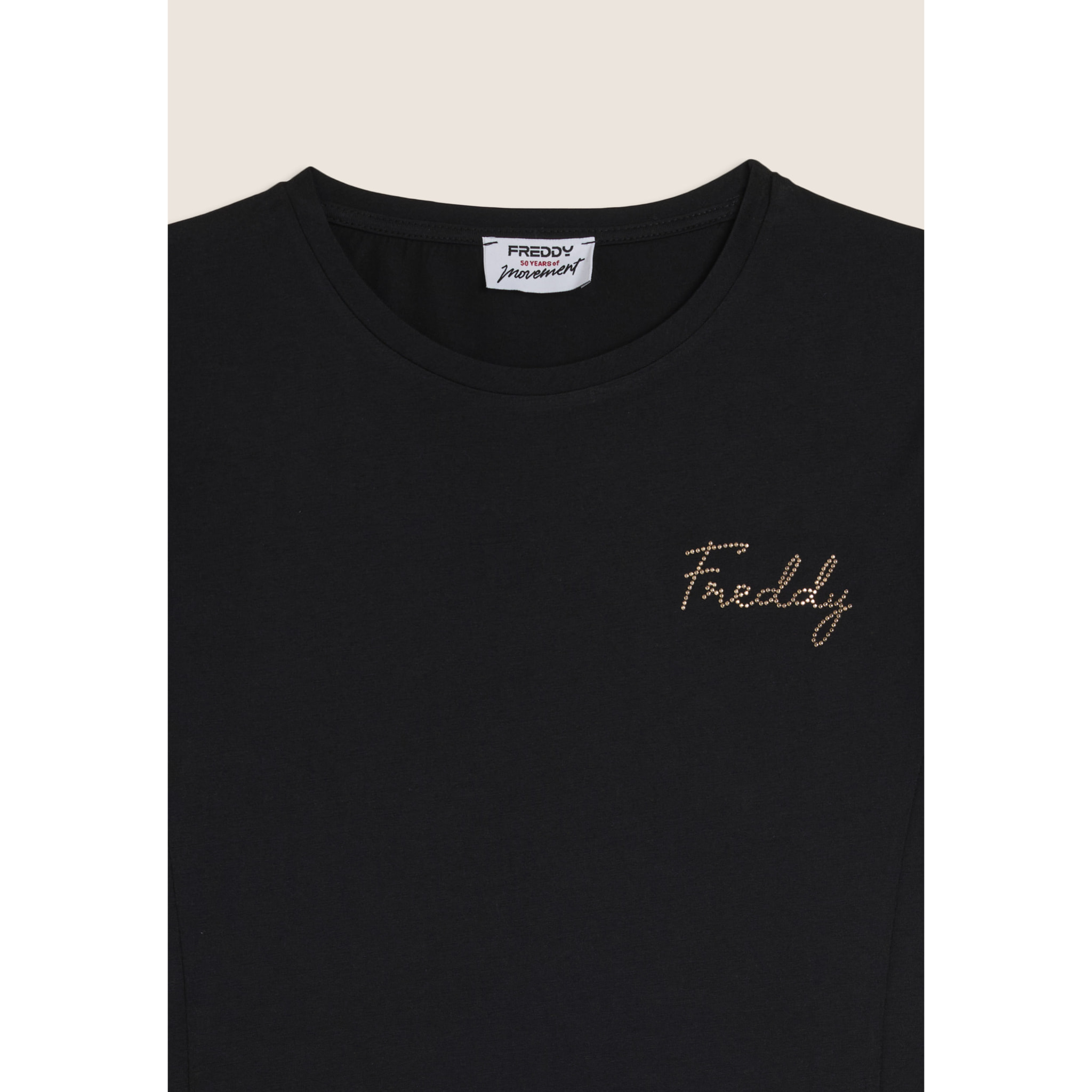 Abito con Ricamo Sangallo sulle Maniche