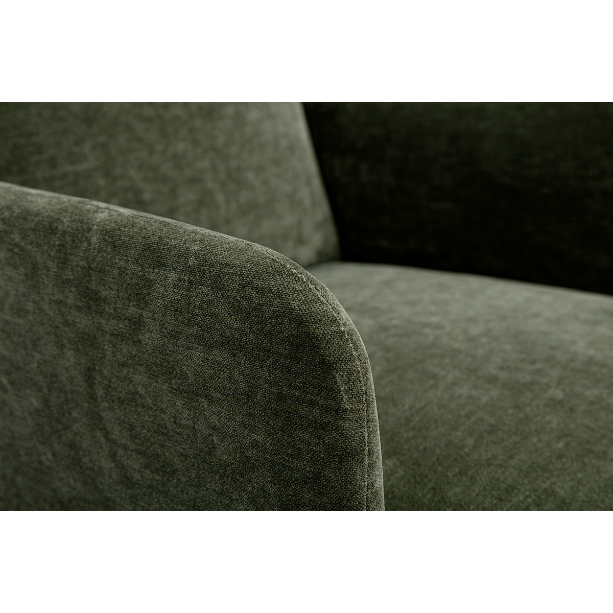 Fauteuil scandinave en tissu effet velours vert kaki et bois clair ISKO