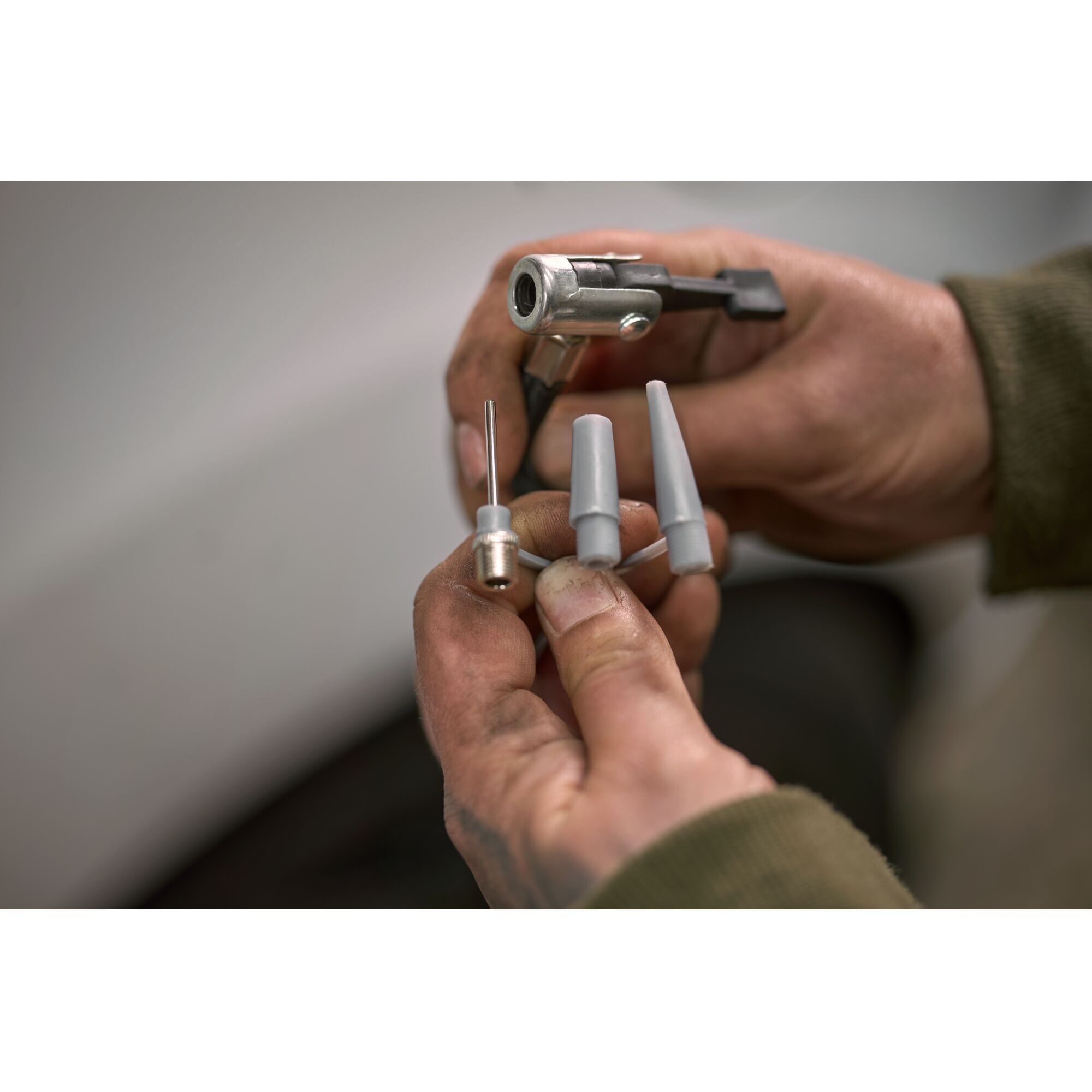 Pompe à pied avec adaptateurs, pression max. 10 bars