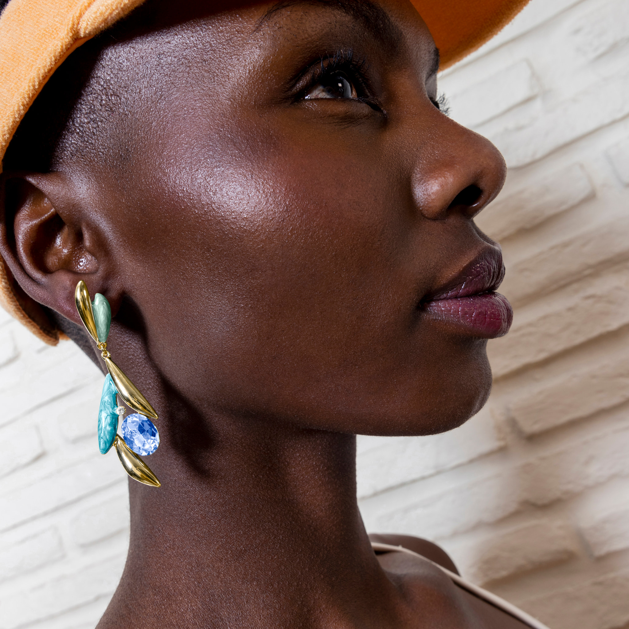 Pendientes de Circonita Topacio Azul acabados en oro amarillo de 18k
