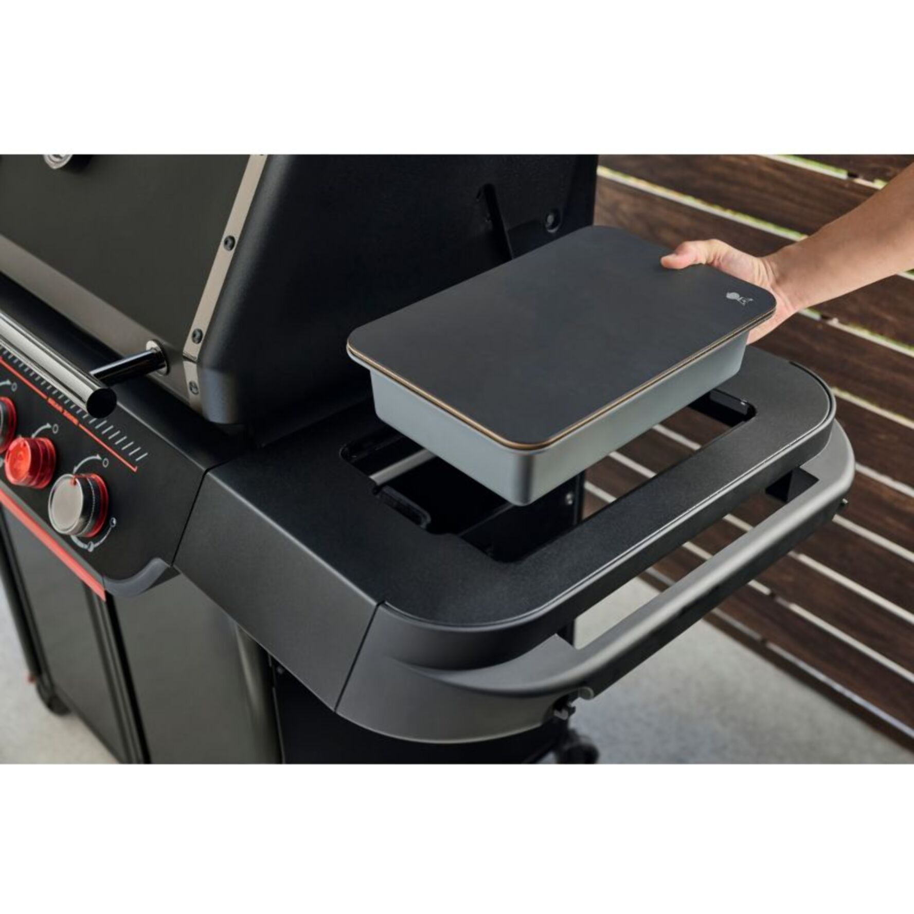 Barbecue gaz WEBER Genesis E-330WR Stealth, sur chariot, 3 brûleurs, surface de cuisson 68 x 48 cm