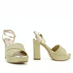 Sandalia plataforma en lino beige. Tacón 9 cm