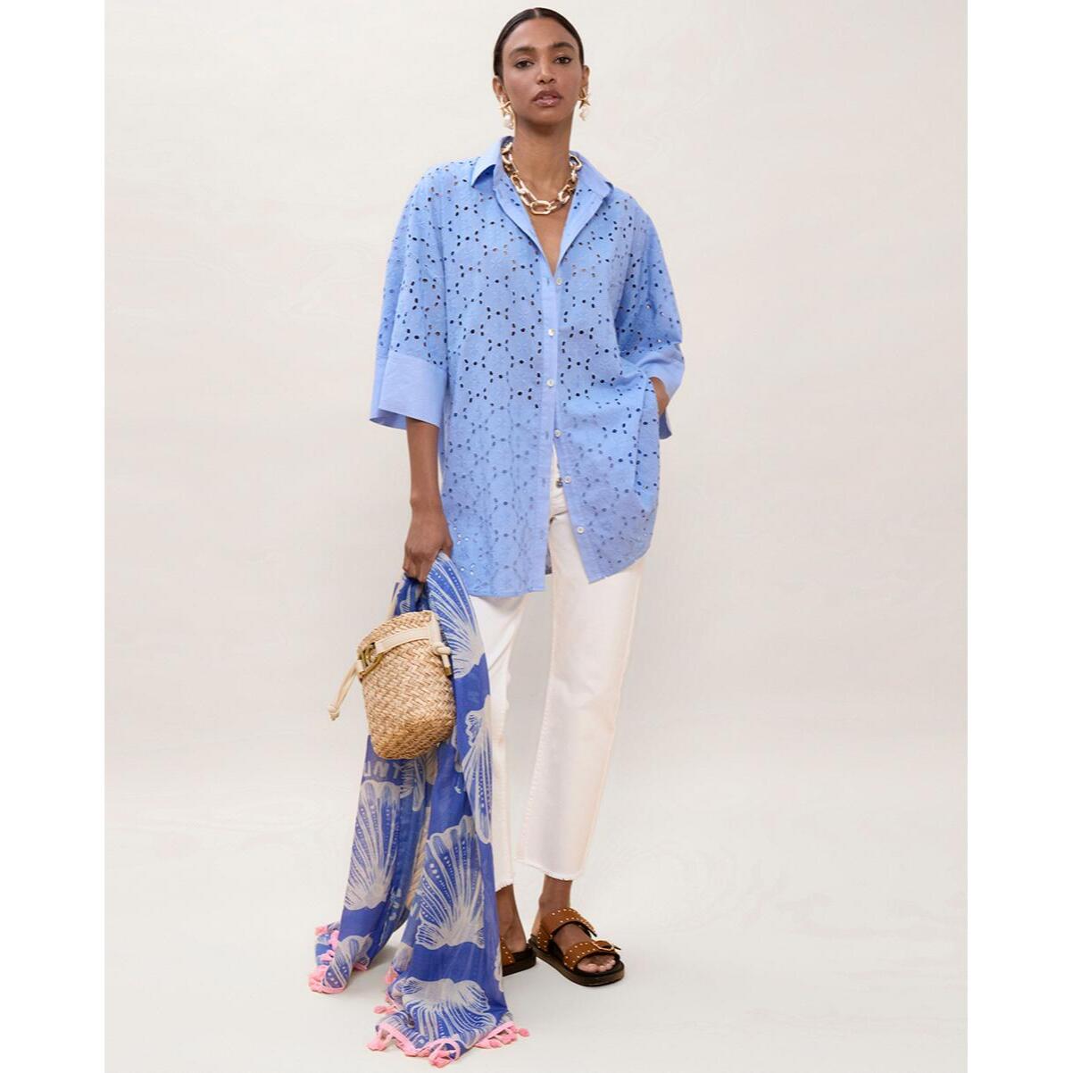 Abito corto oversize ricamato in Svizzera