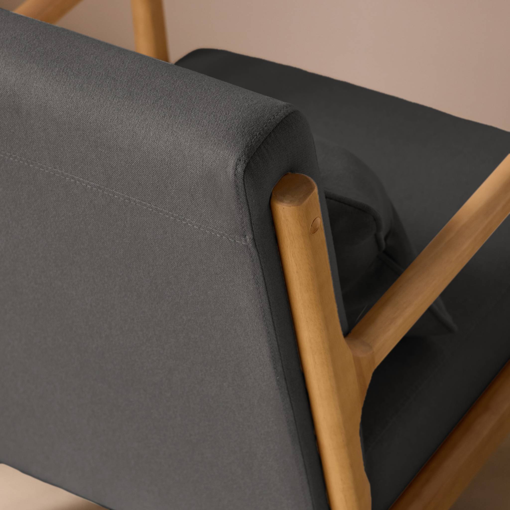Fauteuil scandinave bois d'hévéa et tissu LORENS