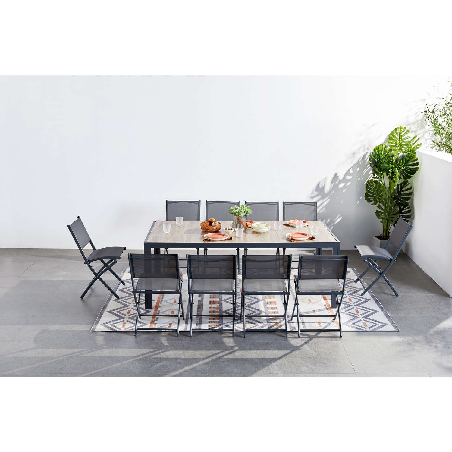 Ensemble table aluminium effet bois et 10 chaises NAIROBI