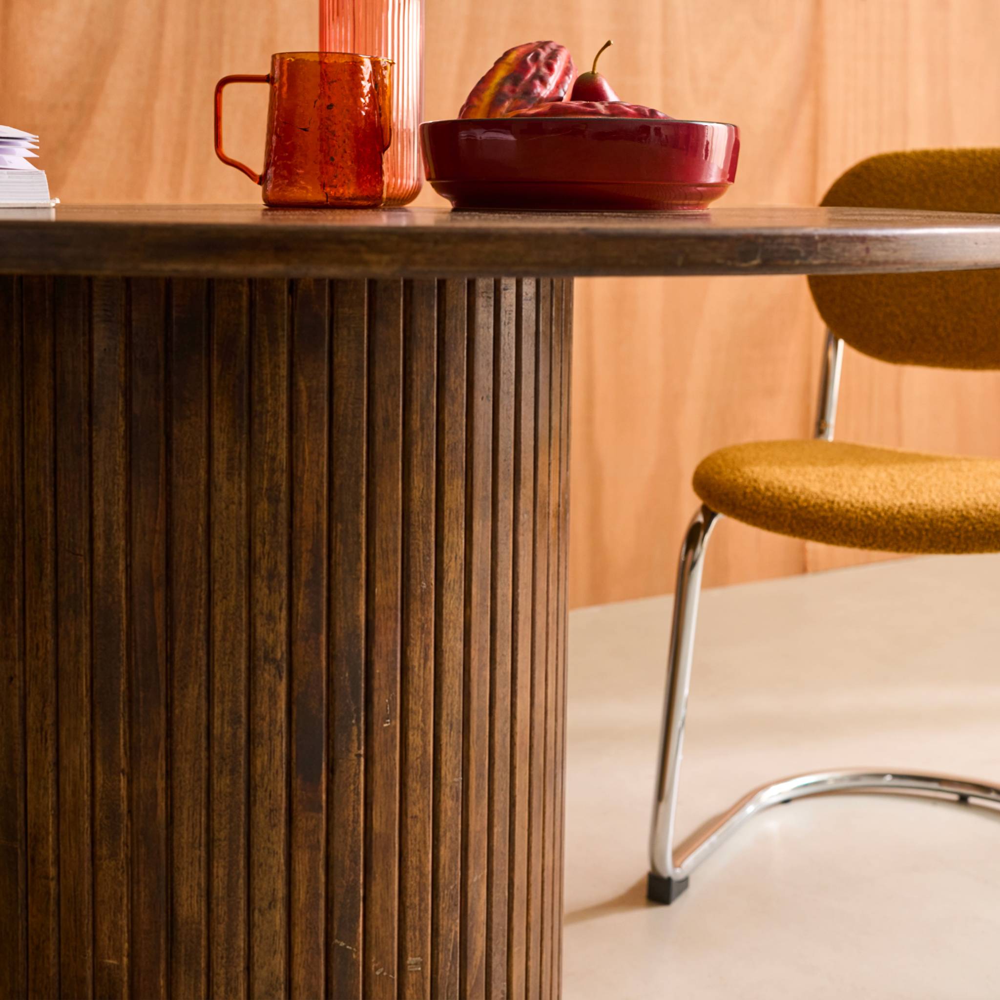 Table à manger ronde bois d'hévéa et placage chêne 4 places ESTELLE