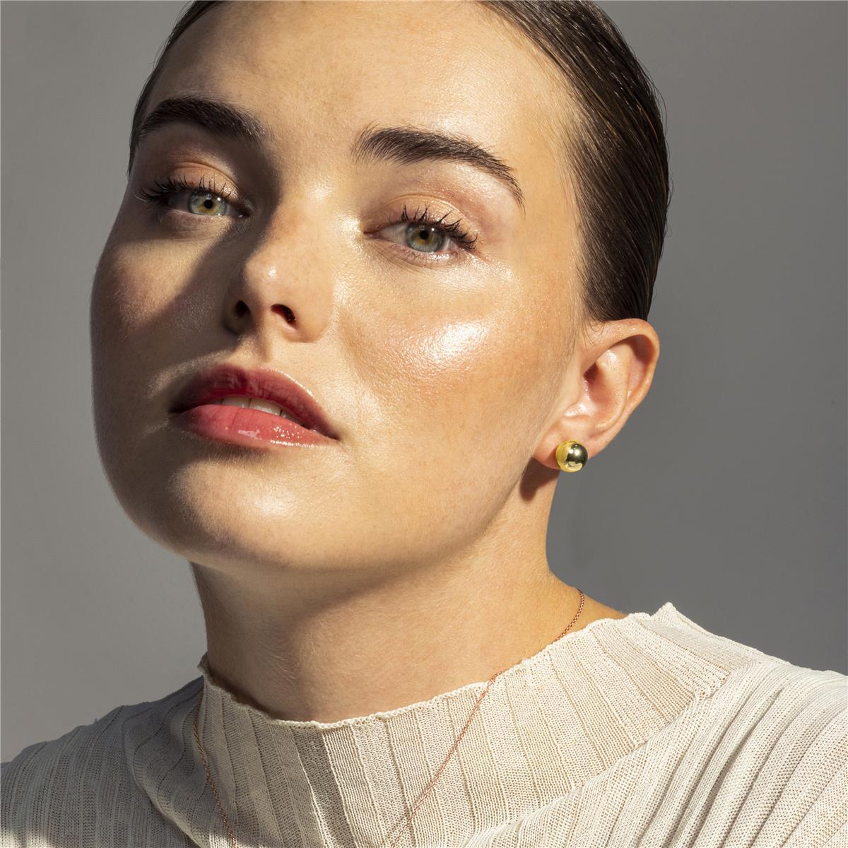 Pendientes Lux by Lux acabados oro anmarillo 18k