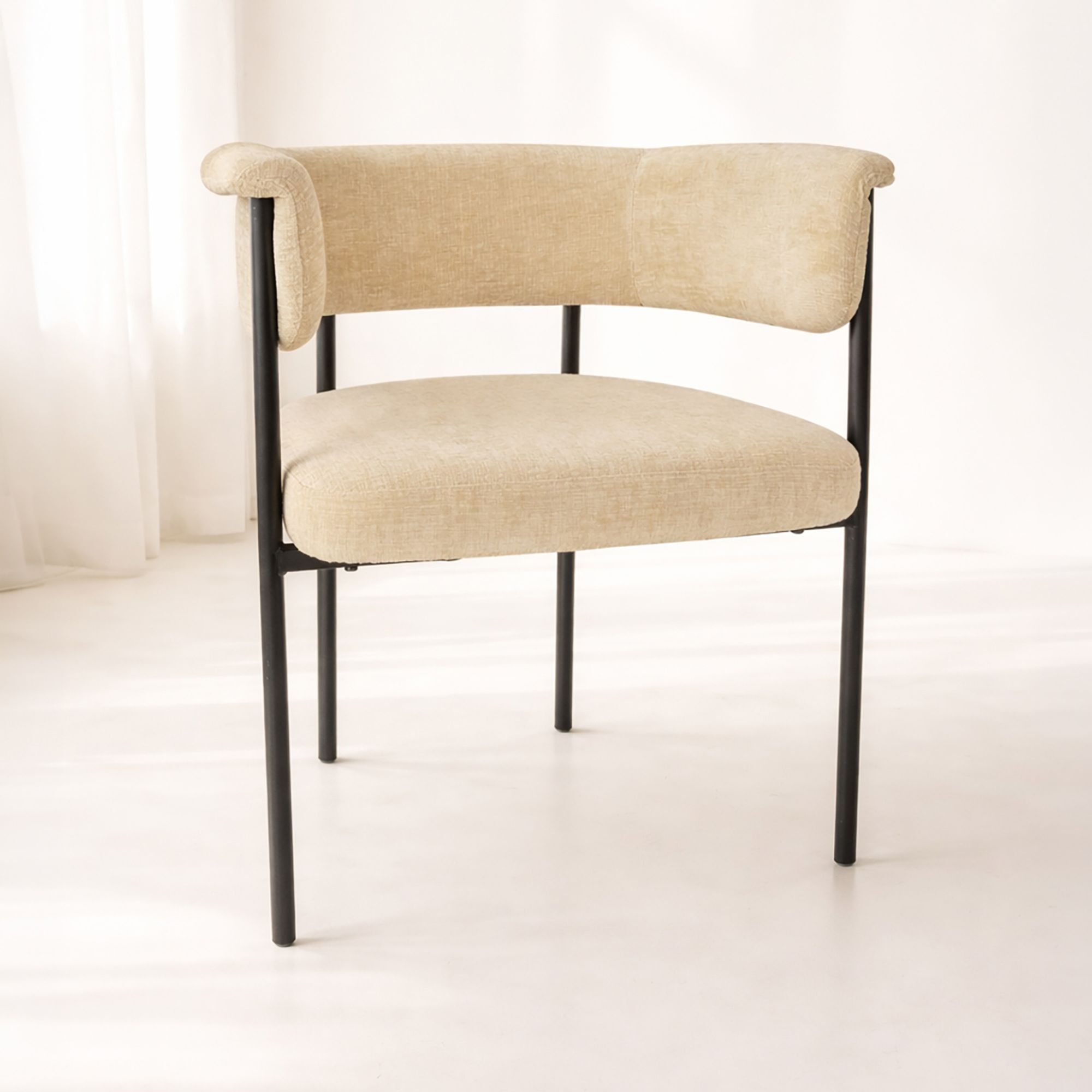 Lot de 2 fauteuils en métal noir et tissu beige COLETTE