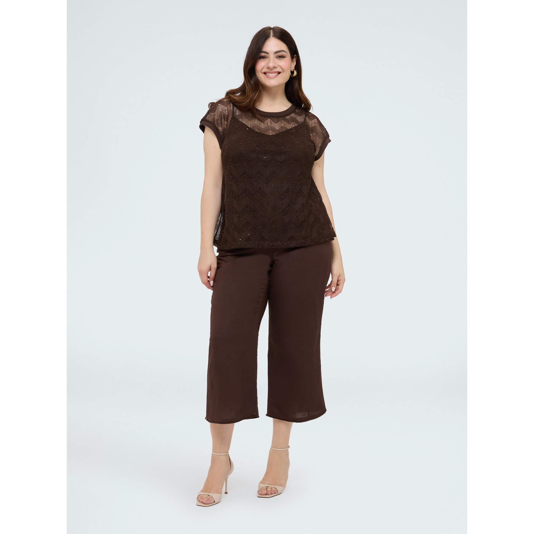 Fiorella Rubino - T-shirt in maglia traforata ajouré con paillettes - Marrone
