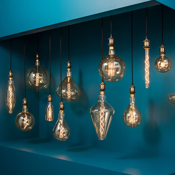 Ampoule LED "Globe" ambrée - filament torsadé E27 D20 cm