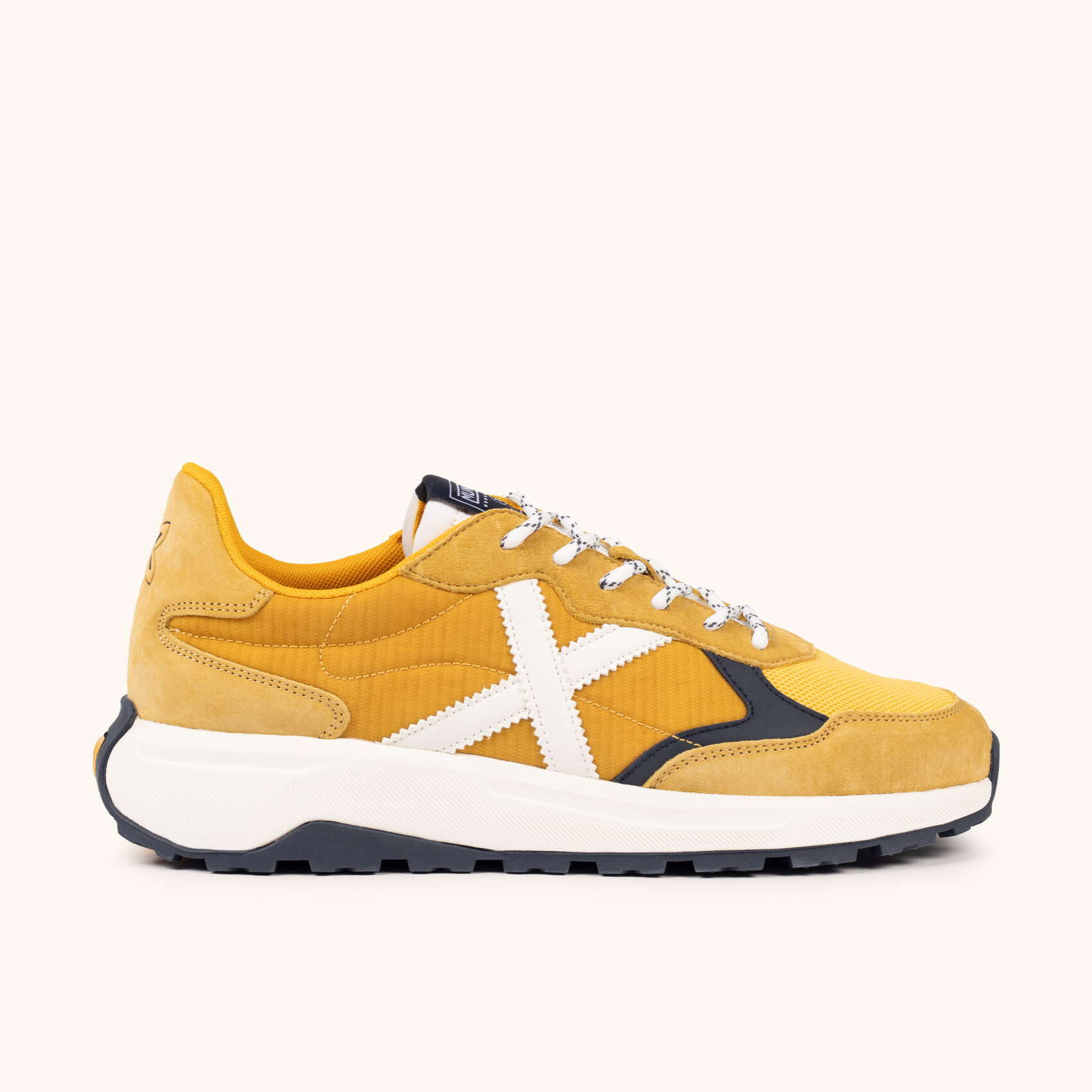 Zapatilla Urbana en Tonos Mostaza y Amarillo con Suela de Volumen MUNICH BABEL 16