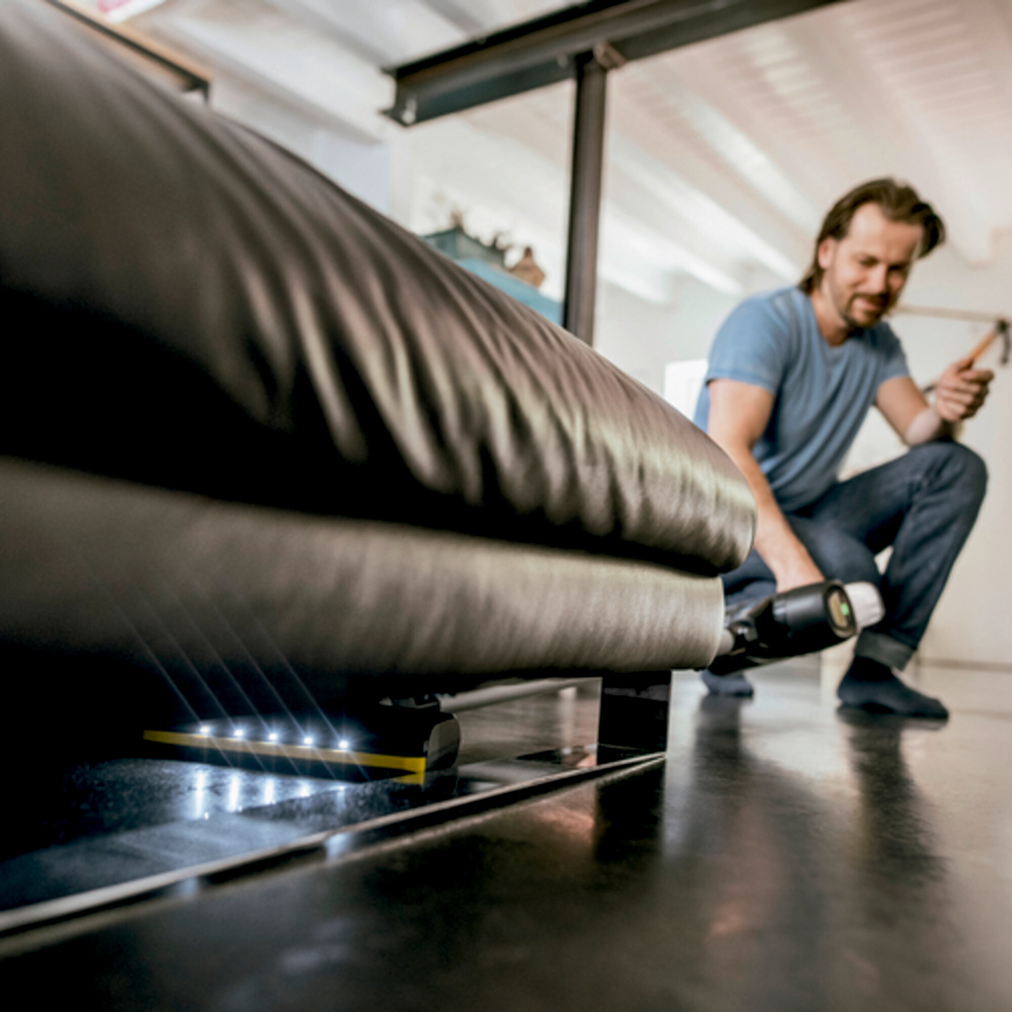 Aspirateur balai sans fil Karcher VC 6 Cordless purFamily Blanc - Autonomie 50 min- Filtre HEPA- Spécial Famille
