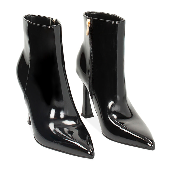 Tronchetto nero verniciato, tacco 9,5 cm