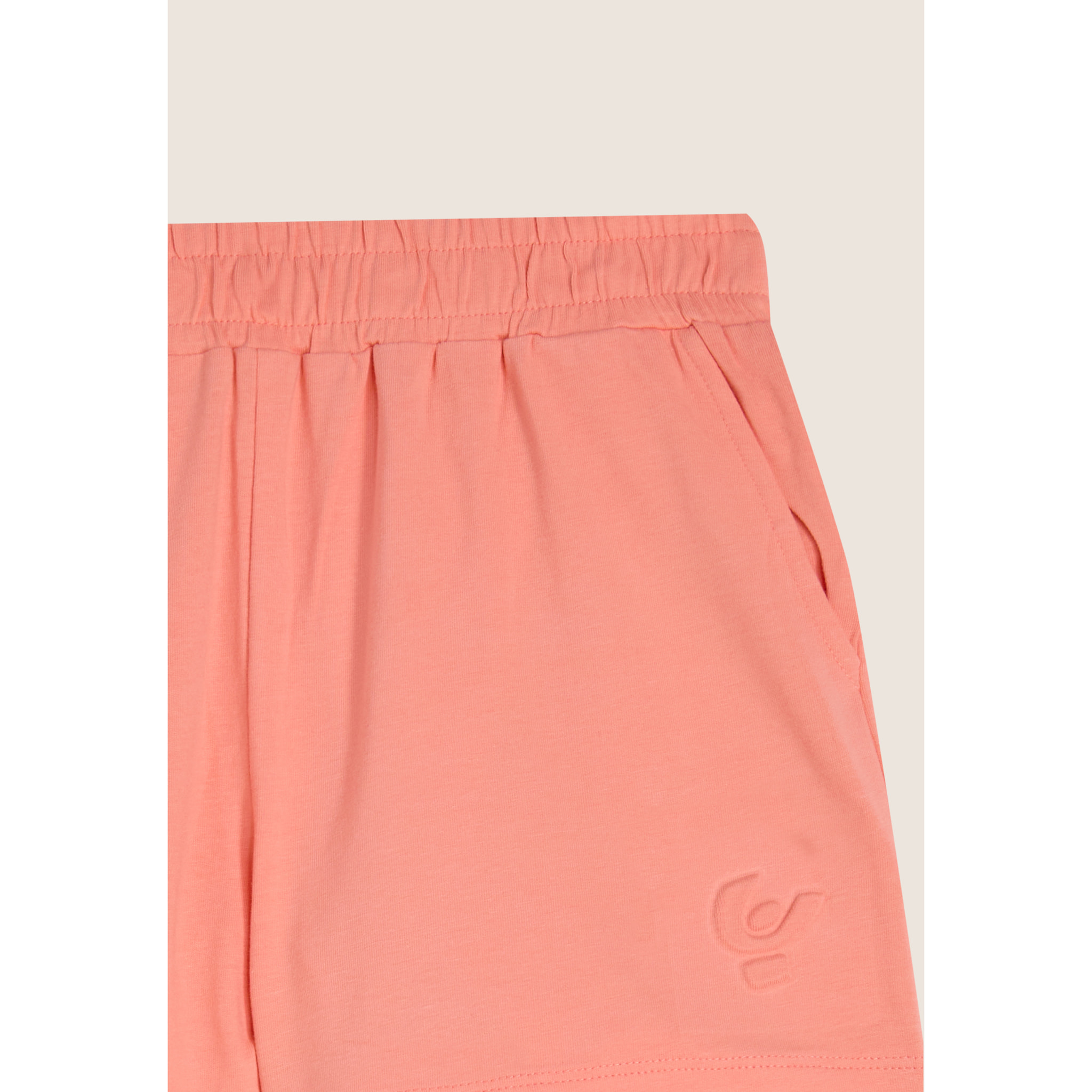 Pantaloncini corti con elastico interno e tasche