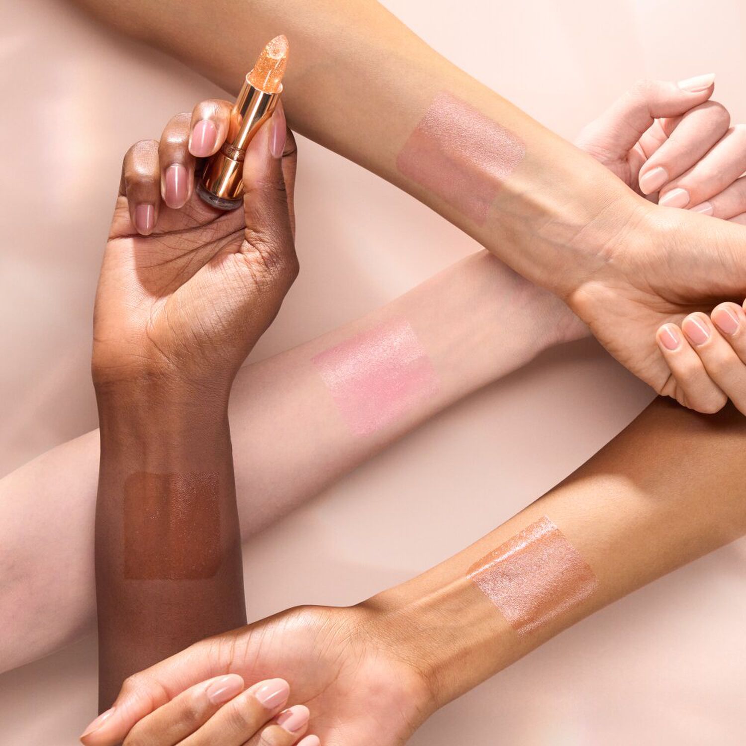 Glam In Gold Glow Lip Balm - Baume à Lèvres Transparent Formule Pailletée