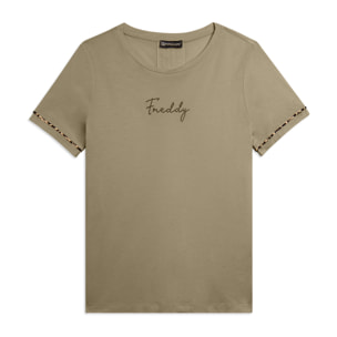 T-shirt con inserto crinkle sul retro e dettagli animalier