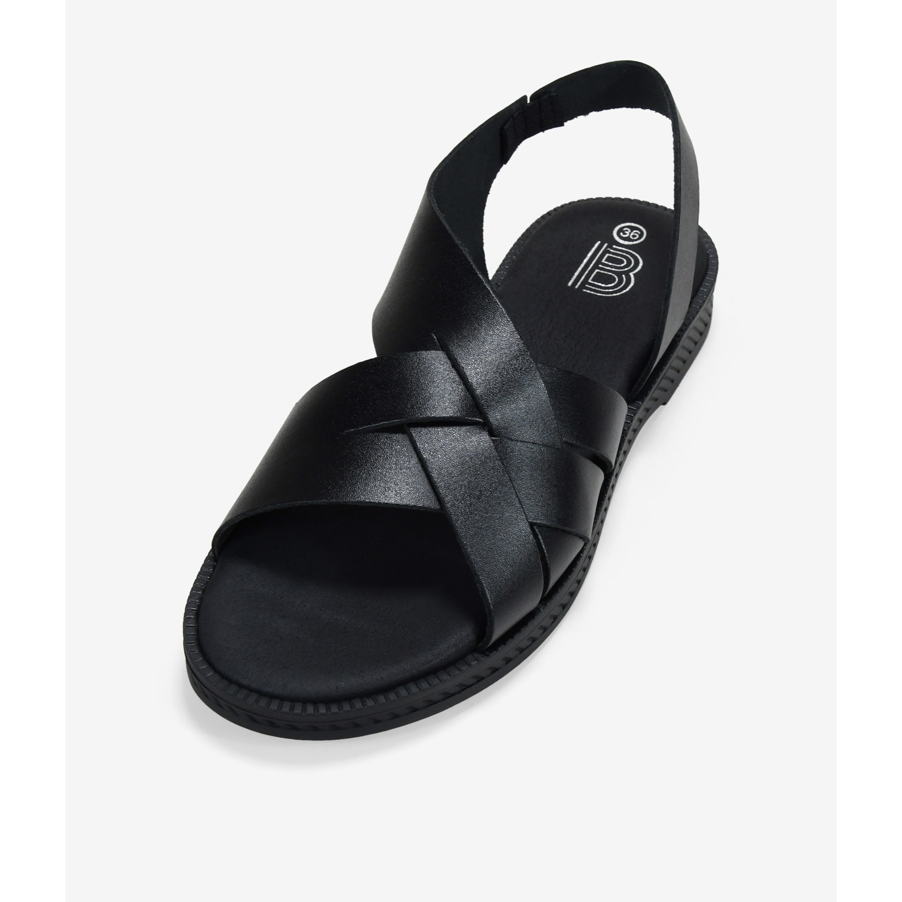 Sandalias negras en piel con trenzado