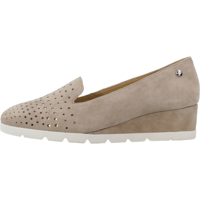 Zapatos Casual Mujer de la marca STONEFLY  modelo MILLY 15 GOAT SUEDE Light Brown