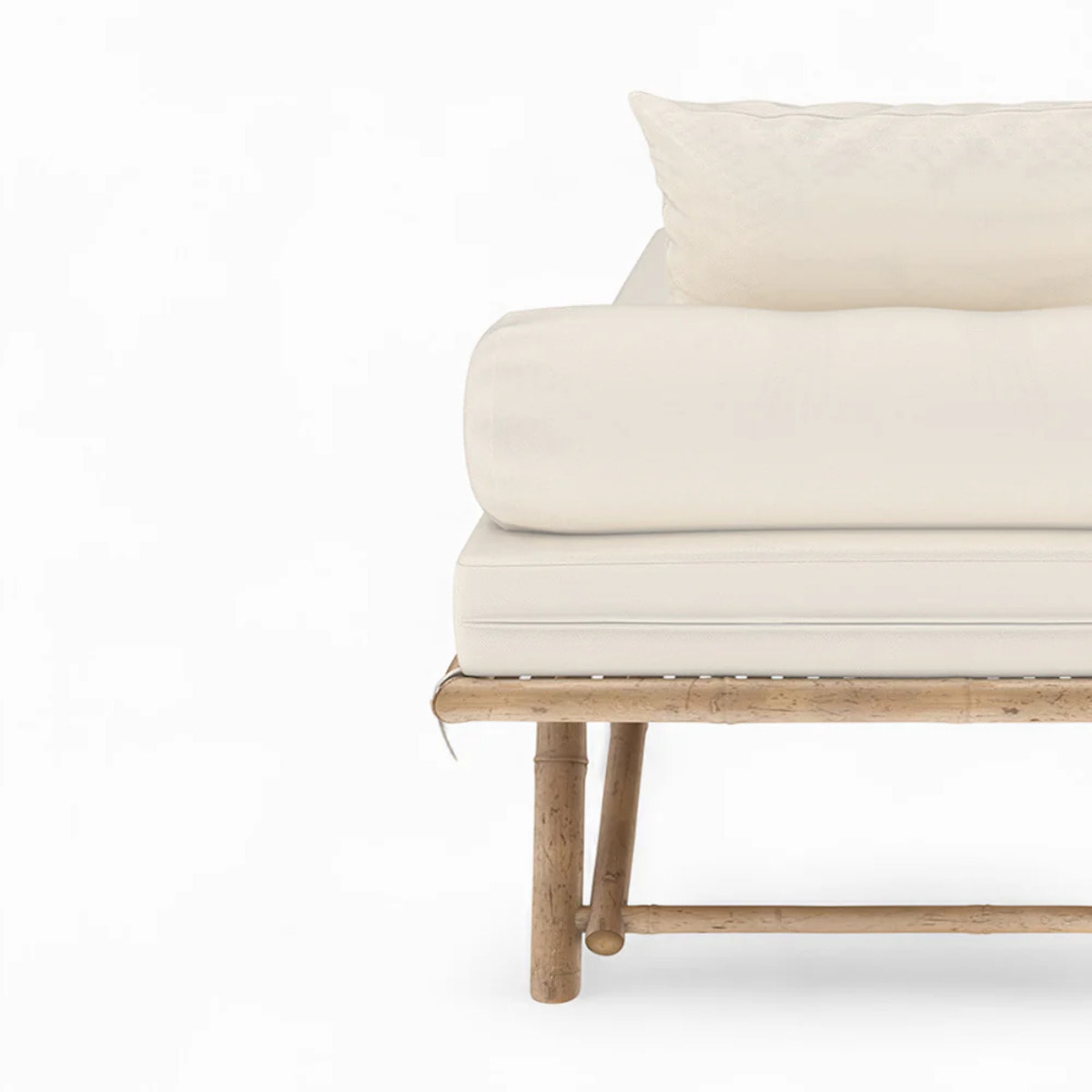 Banquette de jardin en bambou avec matelas blanc - Vadella