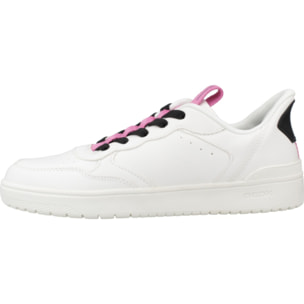 Zapatillas Niña de la marca GEOX  modelo J WASHIBA FAST IN GI BLANCO
