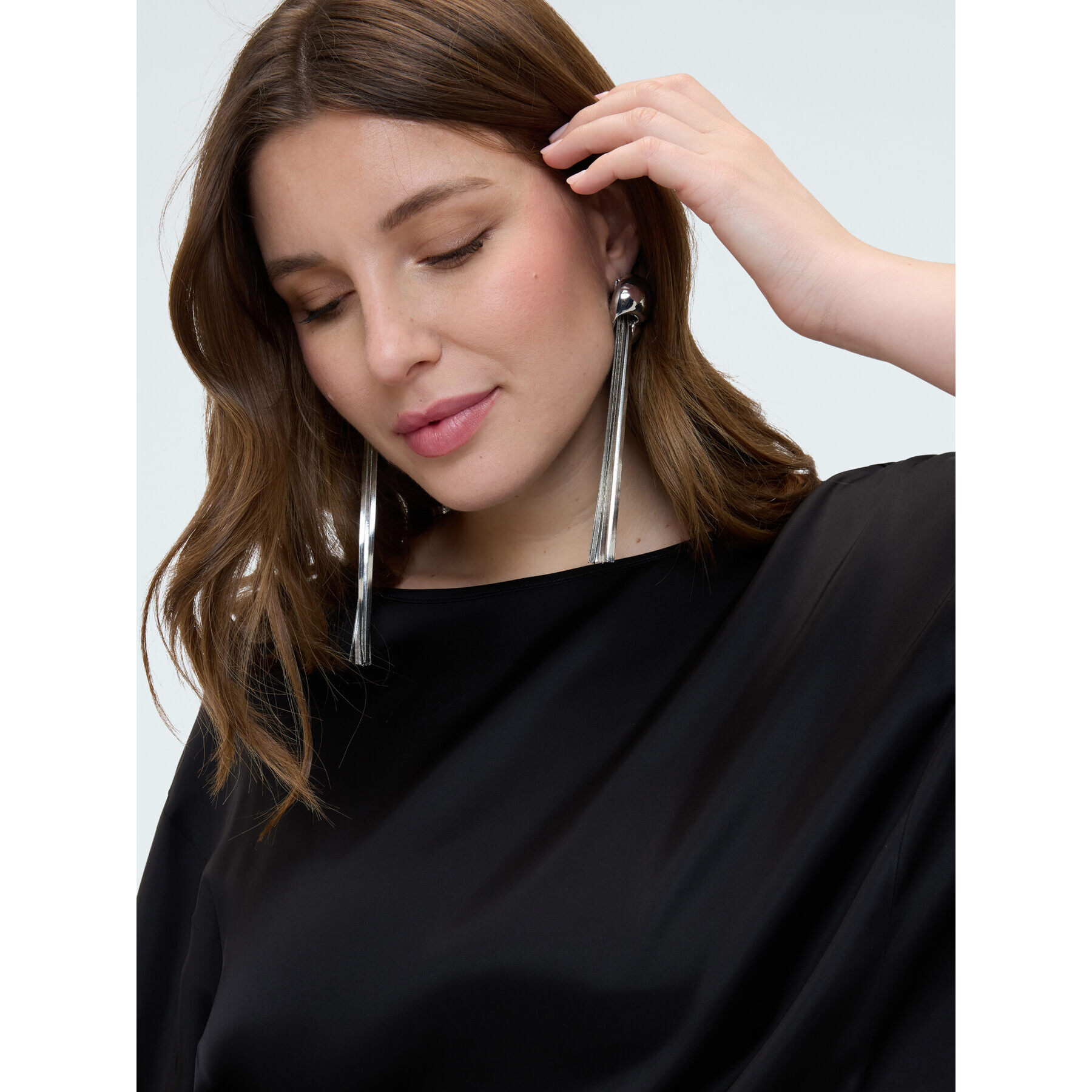 Fiorella Rubino - Blusa de raso con escote barco - Negro