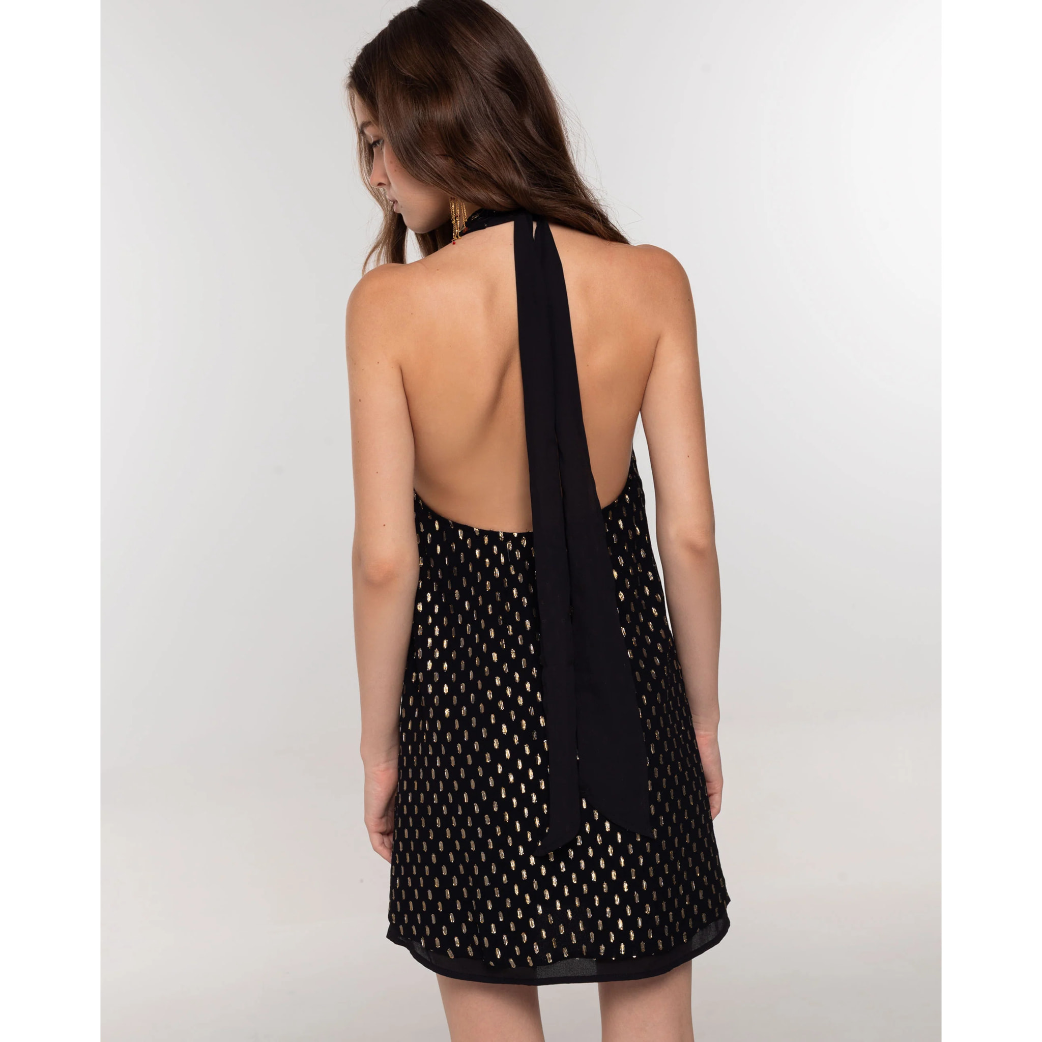 Vestido corto con lazada al cuello y escote pico
