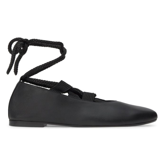 Bailarina plana Havana en napa con cierre de cordones