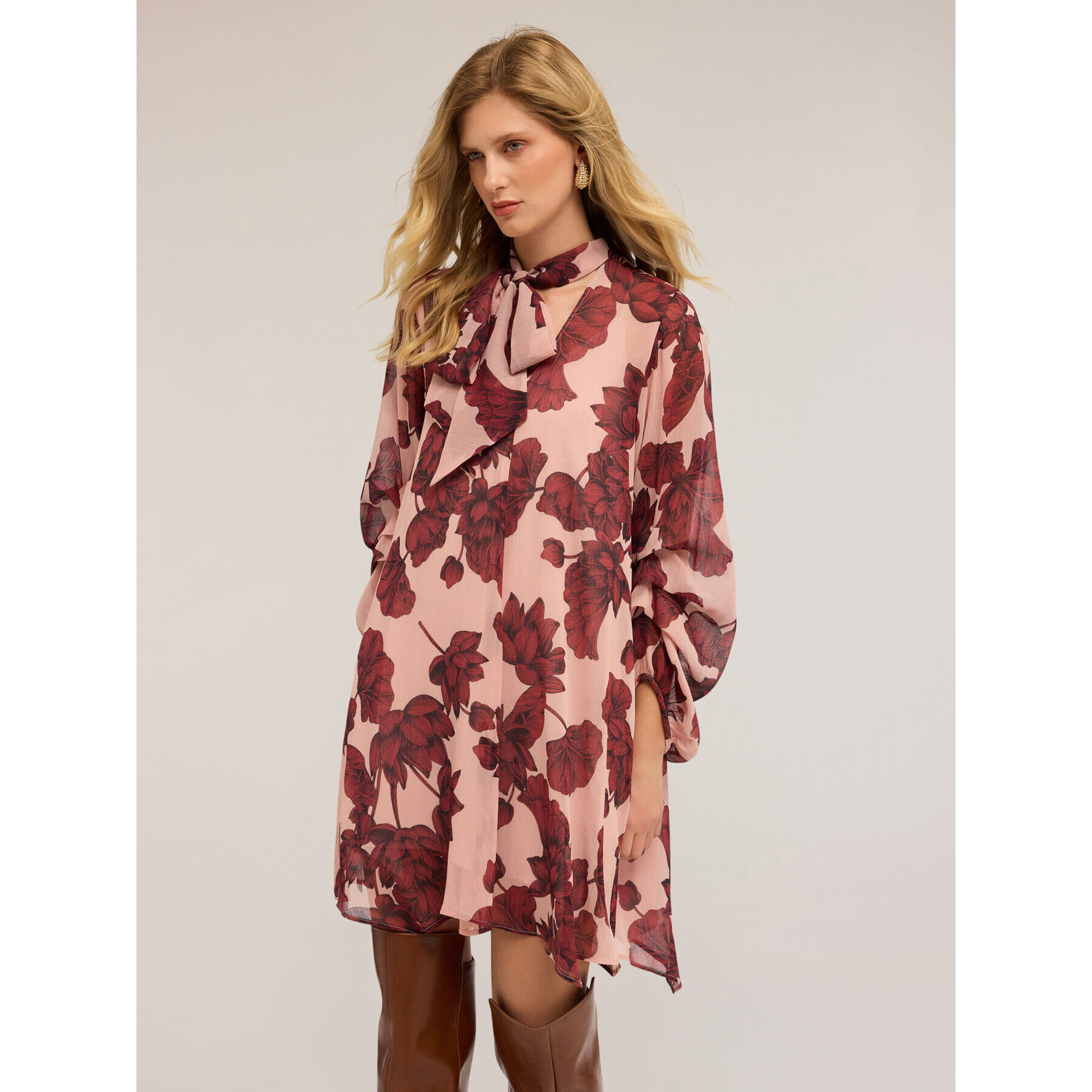 Motivi - Vestido floral en crepé - Rosa cipria