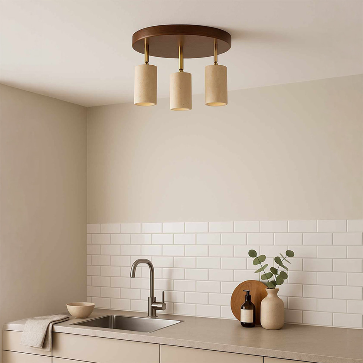 Luminaire rond avec 3 spots orientables en travertin et effet bois TIVOLI