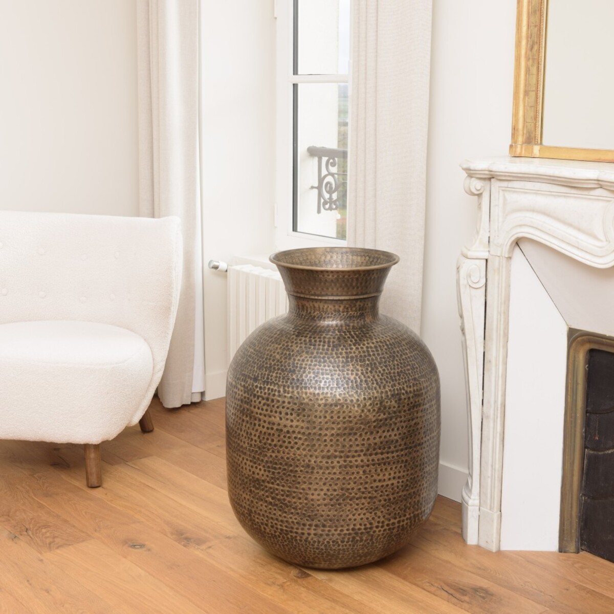 HONORE - Vase alu. 53x75cm effet martelé couleur laiton noir antique