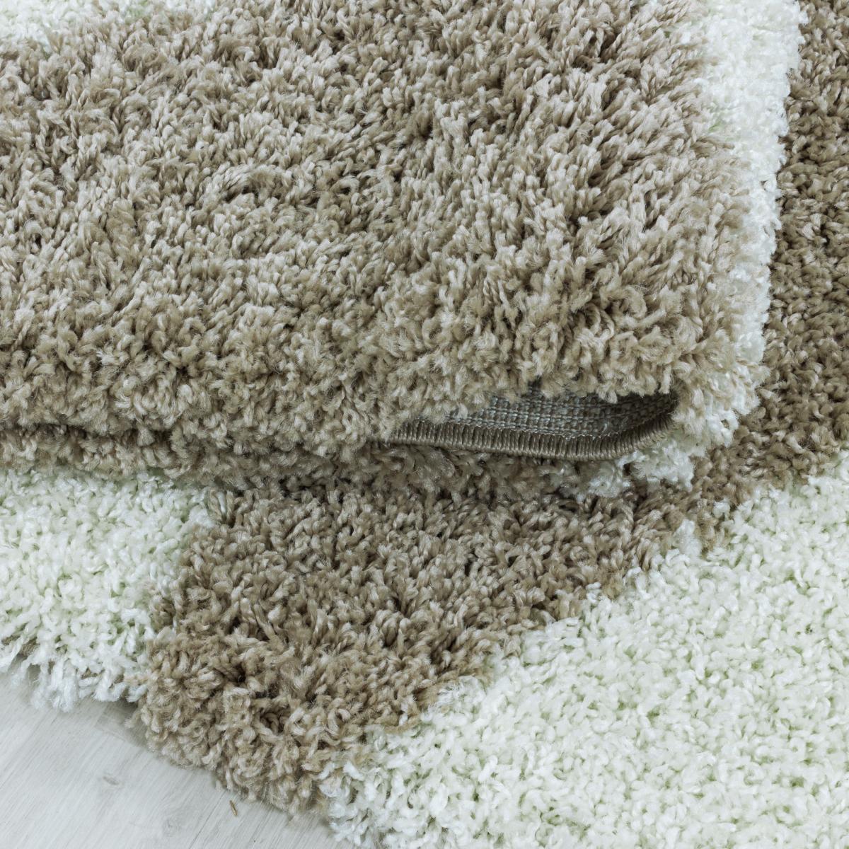Tapis shaggy tissé motif géométrique MERA
