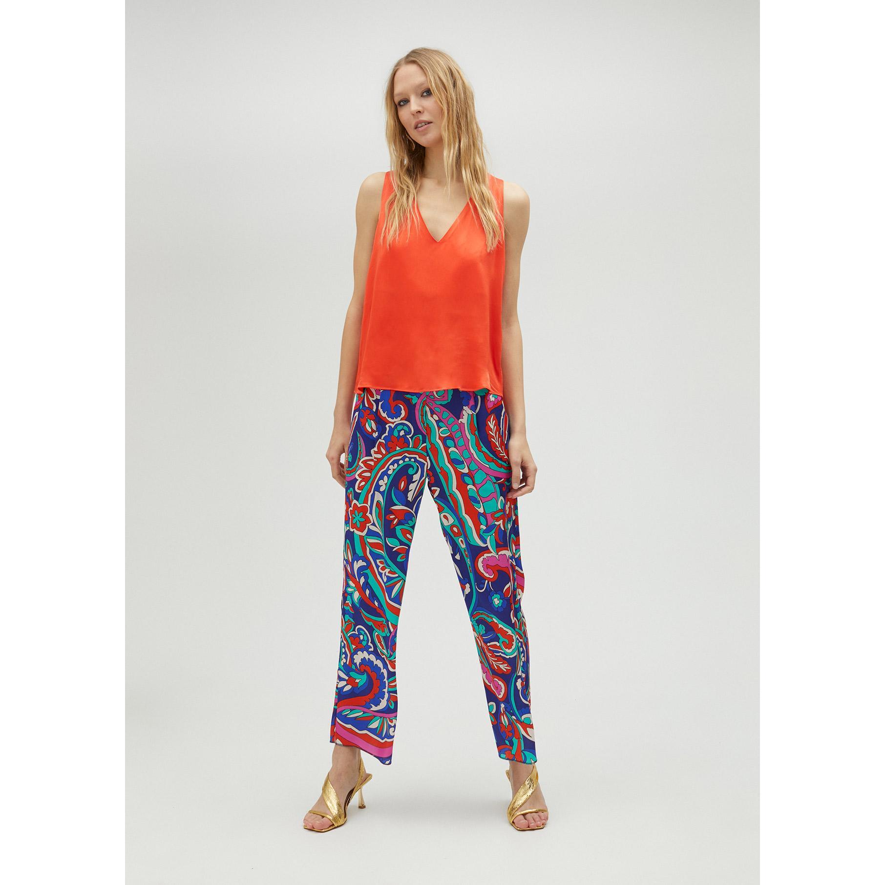 Top basic con spalline