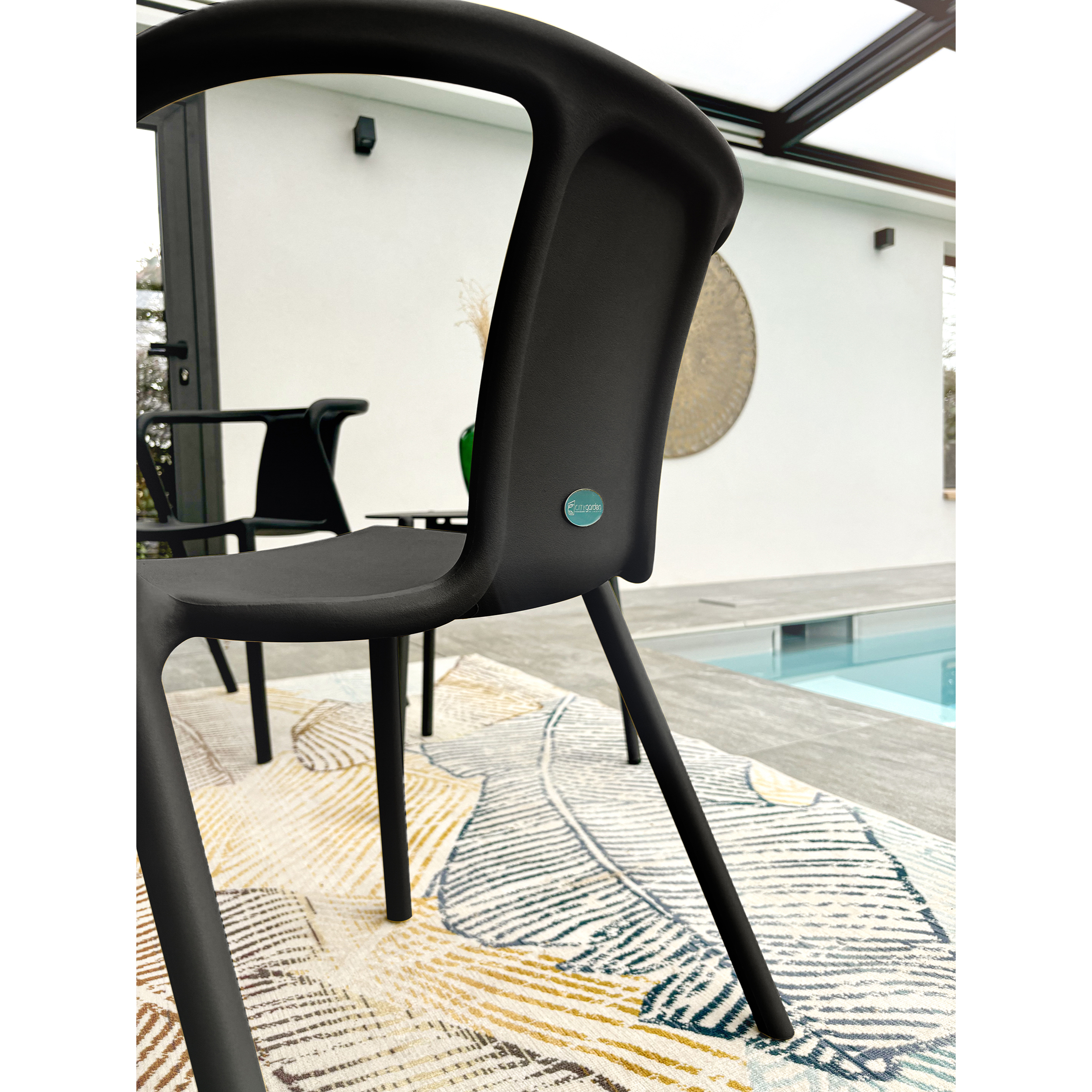 DIEGO - Fauteuil de jardin empilable en polypropylène noir