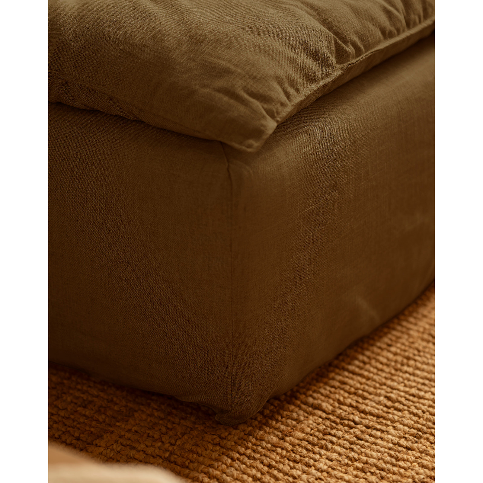 Pouf en coton et lin déhoussable ton vert de 89x87cm Hauteur: 54 Longueur: 89 Largeur: 87