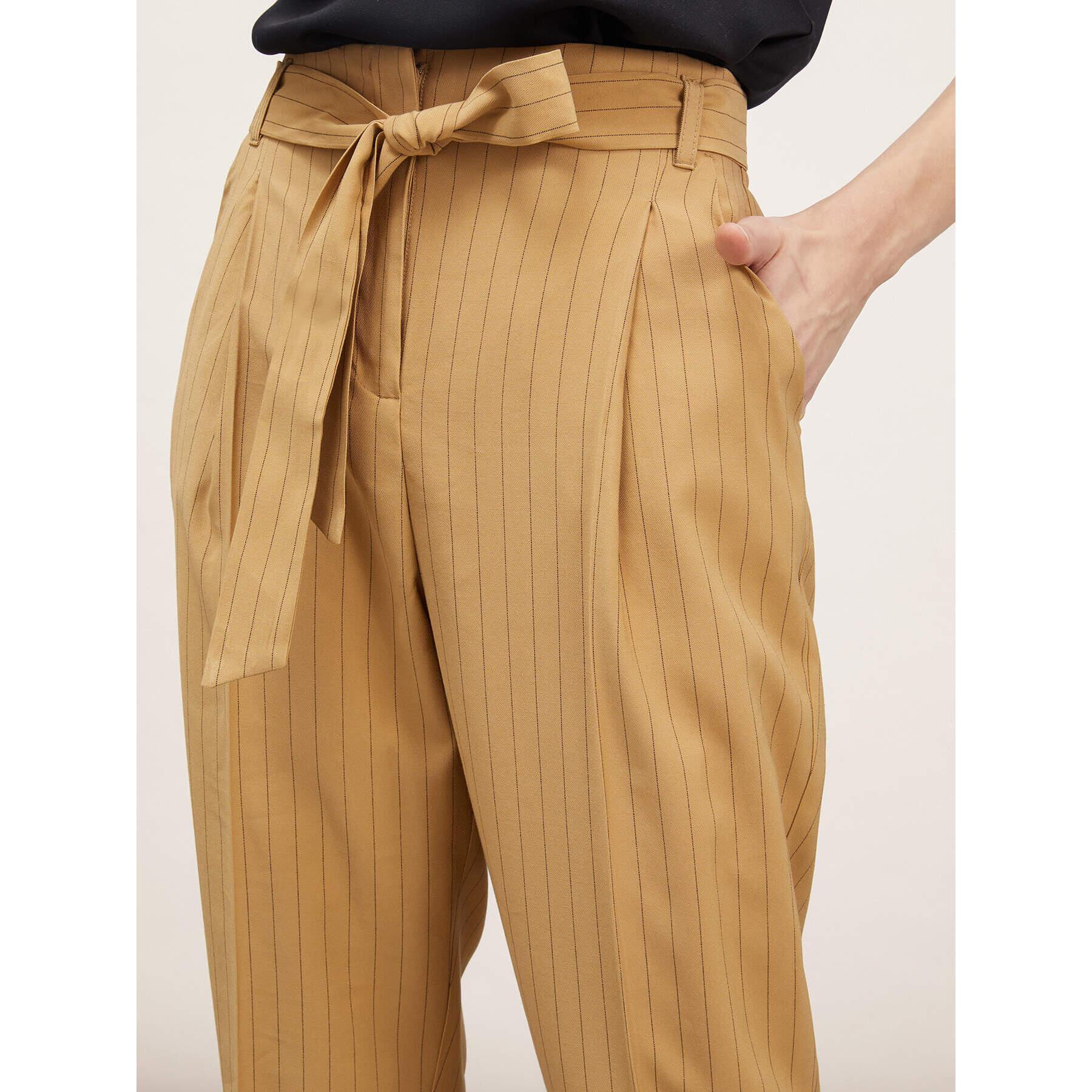 Motivi - Pantaloni gessati con pieghe - Beige