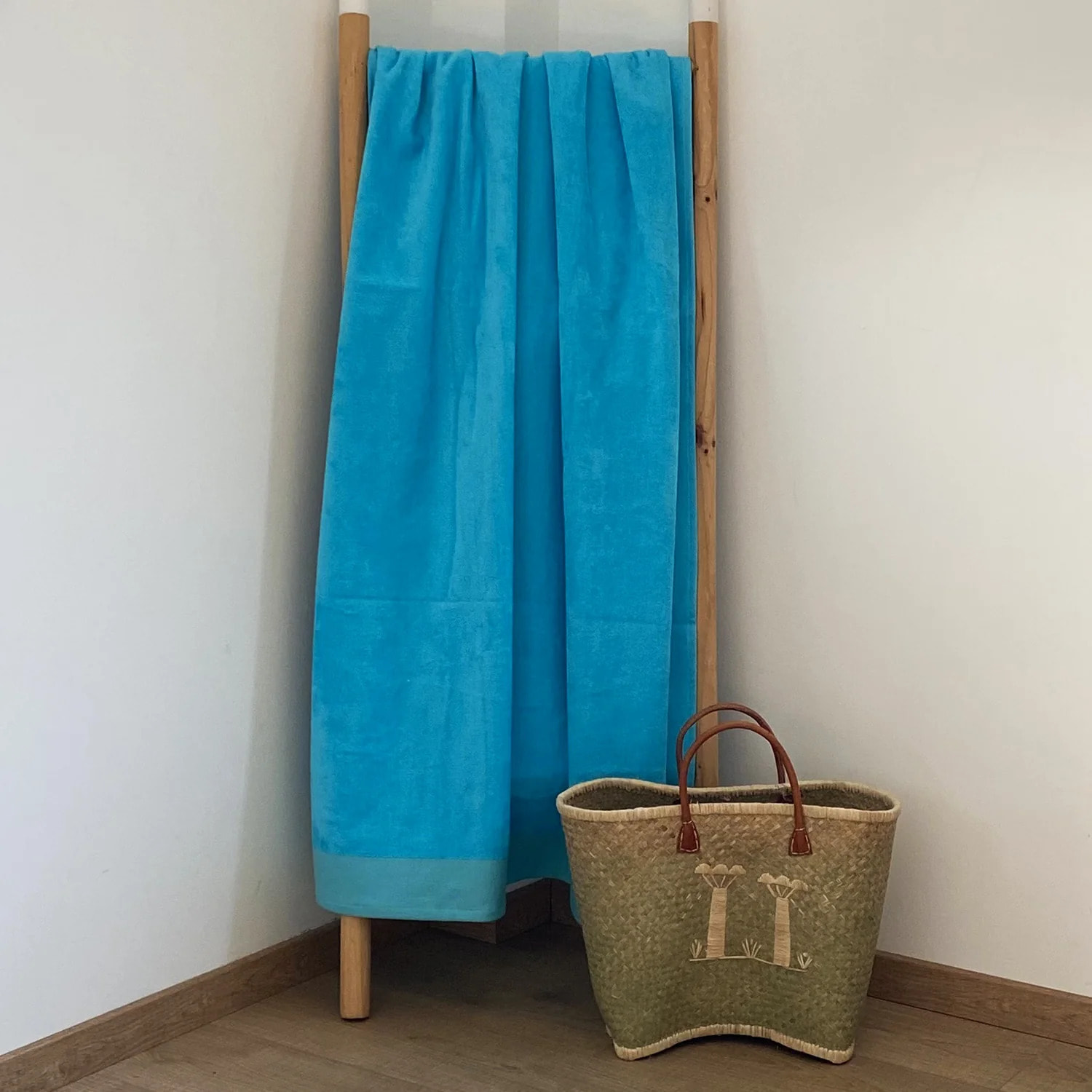 Serviette de bain L éponge velours unie - Shady Turquoise - 370g/m²