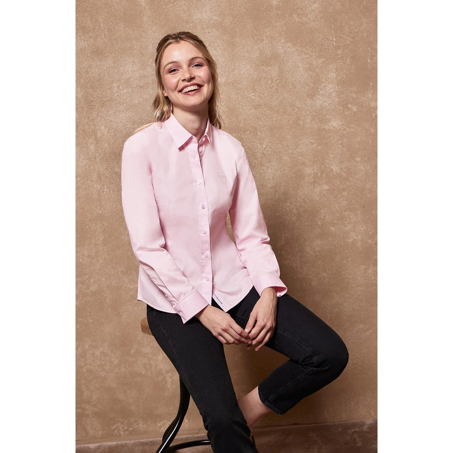 Camicia rosa slim fit in popeline con logo