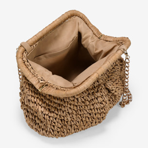 Bolso clutch tostado de rafia con cadena