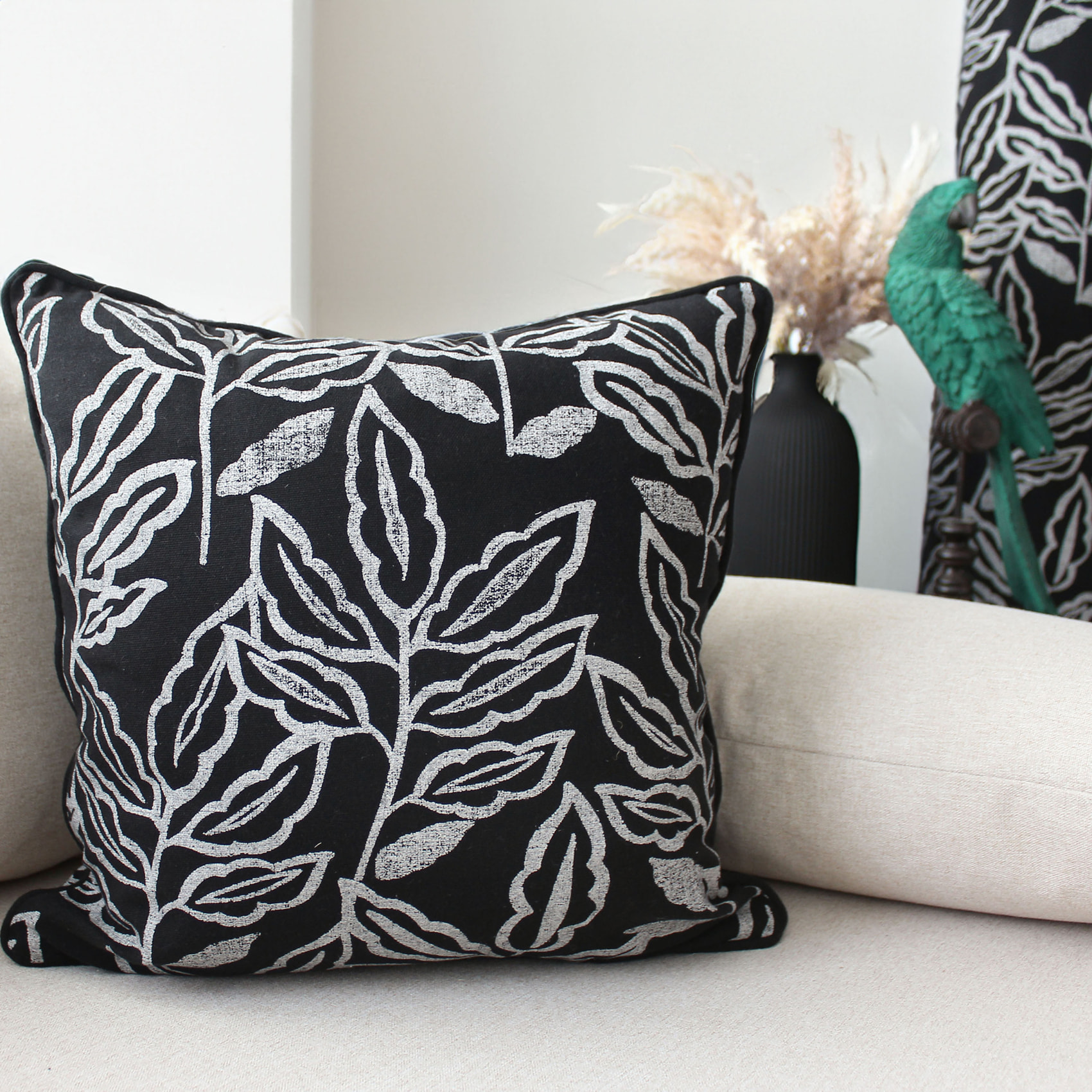 Coussin déhoussable en coton recyclé Chambray - Noir