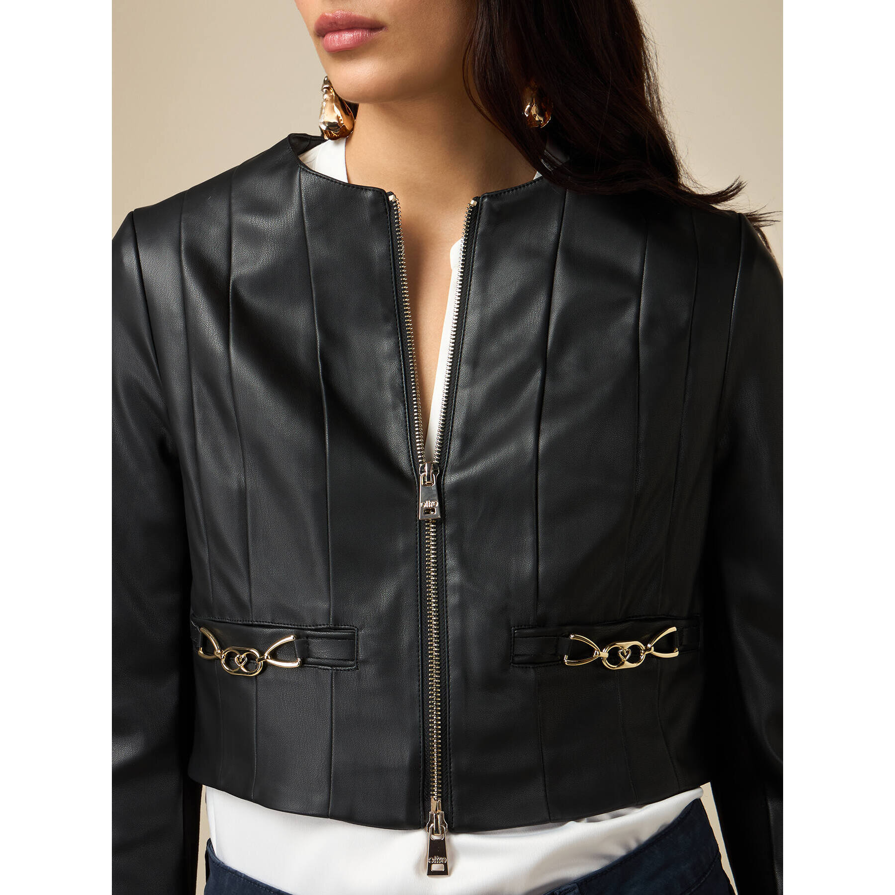 Oltre - Chaqueta corta con detalle de cadenas - Negro