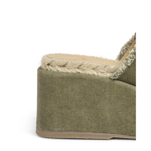 Mule en canvas con cuña de 7 cm