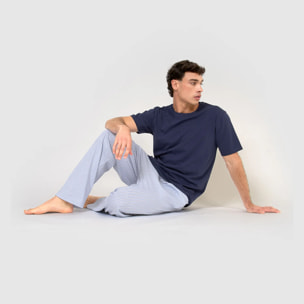 Pigiama lungo di cotone a maniche corte con righe blu scuro.
