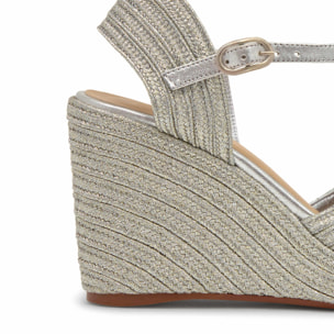 Alpargata de cuña Carolyn trenzada en acabado metalizado con cierre de pulsera